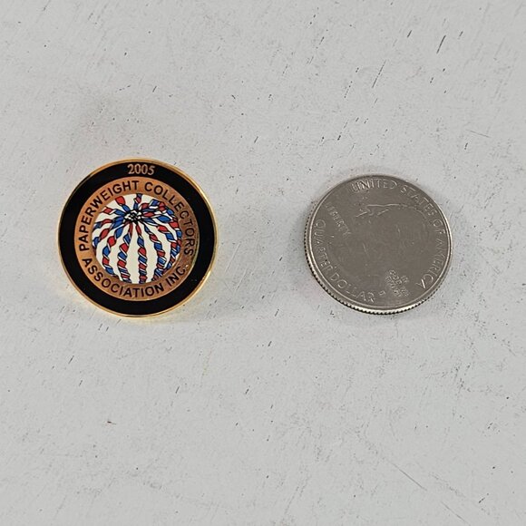 2005 Paperweight Collectors Association Inc. Enamel Pin - Picture 3 of 6